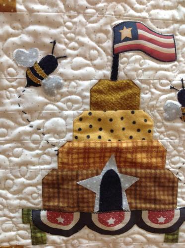 HDC-614-Honey-Bees-Detail