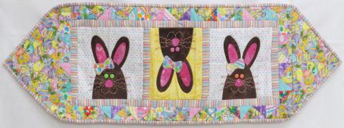 HDC-617-Hoppin-Hares-Table-runner-Epler