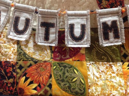 HDC-635-Welcome-Autumn-Bench-Pillow-Detail