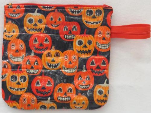 HC 536-Halloween M&M Zippered Bag-back